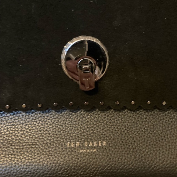 Ted Baker leather and suede handbag. - Picture 4 of 6